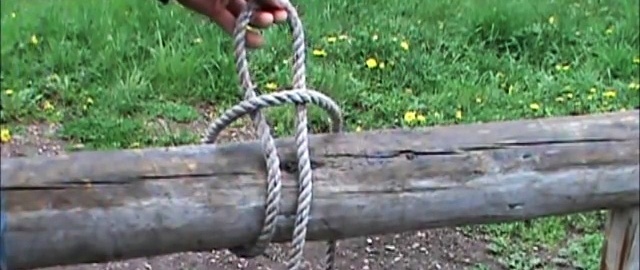 How to tie a rope to a pole so you can easily untie it later