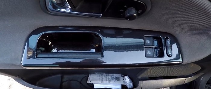 Comment restaurer l'intérieur d'une voiture en plastique usé