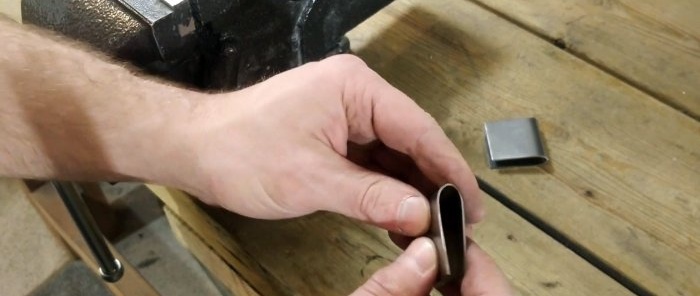 Wie man mit einfachen Werkzeugen Knopflöcher macht