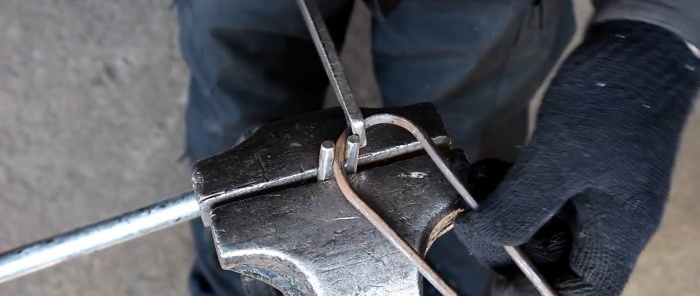 Com lligar una vareta d'acer en un nus