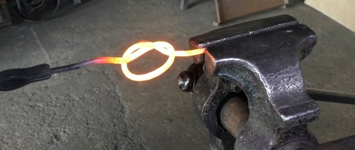 Come legare un'asta d'acciaio in un nodo
