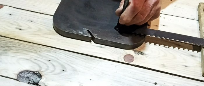 Jak rychle udělat díru bez vrtání do nástrojové oceli