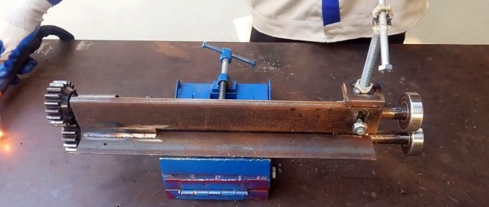 Como fazer uma máquina para criar reforços em chapa metálica