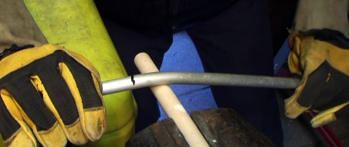 Comment plier un tuyau sans plis et une cintreuse