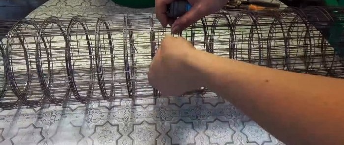 كيفية صنع سرير زهرة عمودي