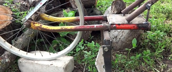 Hvordan lage en lukekultivator med en gammel sykkel