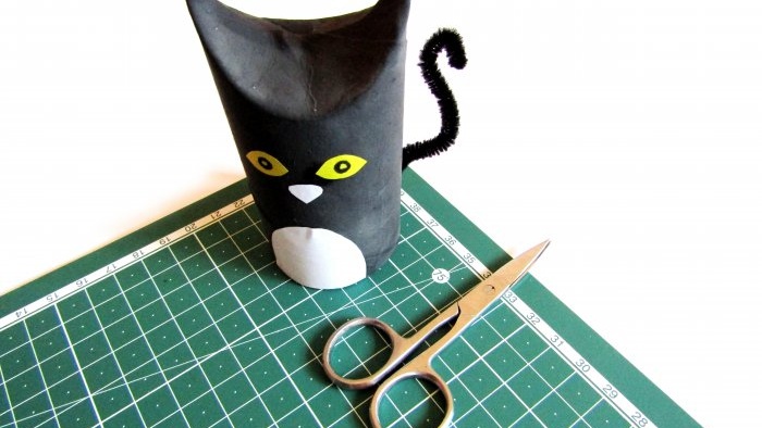 Zo houd je je kind bezig tijdens quarantaine: laten we een kat maken van een rol wc-papier