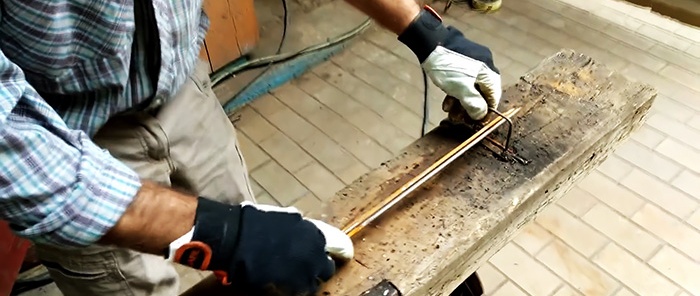 Cara membuat tiang konkrit bertetulang untuk keperluan isi rumah