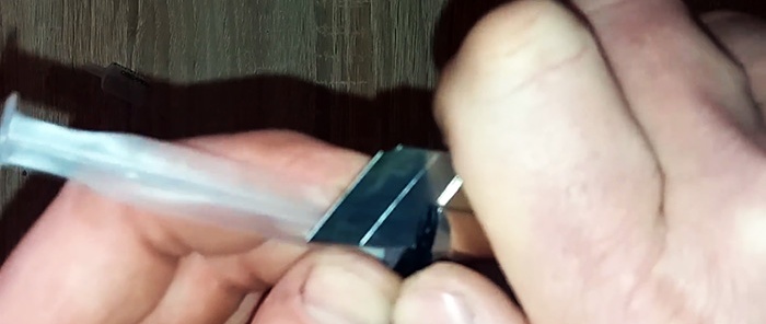 Como fazer um poderoso minicompressor de 4 pistão com seringas descartáveis