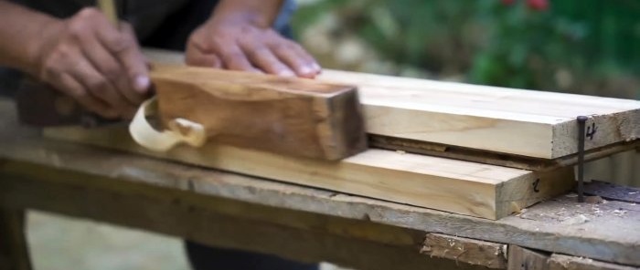 Cómo hacer una tapa de madera para un caldero en un ahumadero o tandoor sin pegamento, clavos ni tornillos