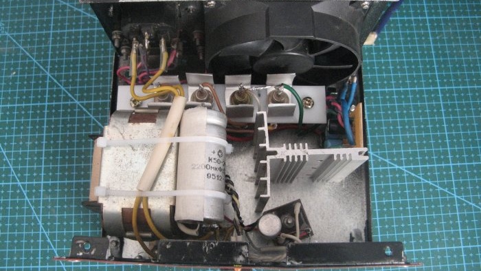 Amplificateur de puissance DIY fabriqué à partir de déchets