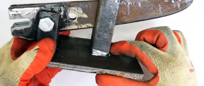 Come realizzare forbici a leva per tagliare aste e fili