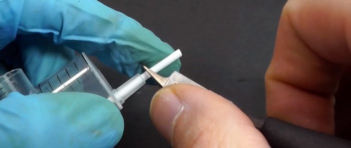 Şırıngalardan basit bir mini airbrush nasıl yapılır