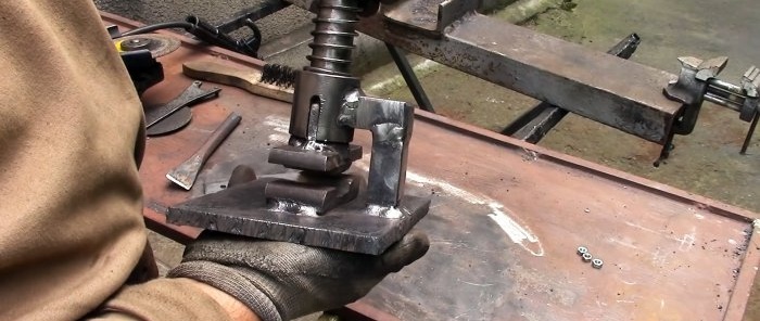 Jak vyrobit stroj na rychlou výrobu kované mříže