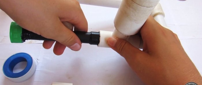 איך להכין ממטרה השקיה מצינורות PVC