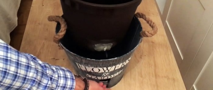 Hur man gör en magisk kran med oändligt flöde för trädgårdsdekoration