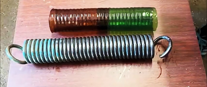 Tubo corrugado grátis feito de garrafas plásticas
