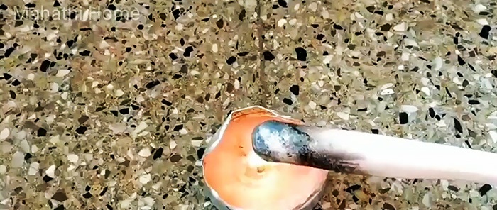 Filling a crack in a plastic bucket in 1 minute