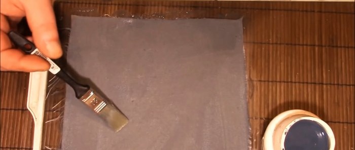 Hoe maak je een lederen schede van gewone stof