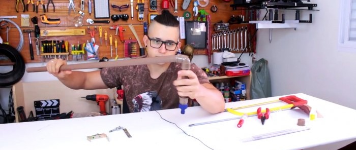 Hoe maak je een sproeier met een grote besproeiingsradius van PVC-buizen