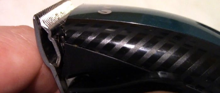 Hvordan justere bladene på en hårklipper for å klippe de minste hårene
