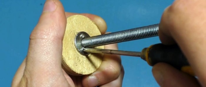 Come realizzare una pistola di montaggio da un pezzo di tubo in PVC