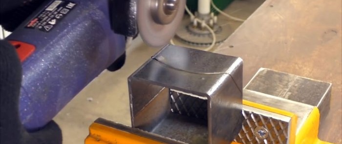 Αυτή η μηχανή μύλου καθαρίζει σκουριασμένους σωλήνες σε χρόνο μηδέν