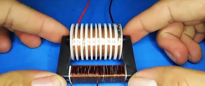 Hur man monterar en enkel 40 kV högspänningsomvandlare med en transistor