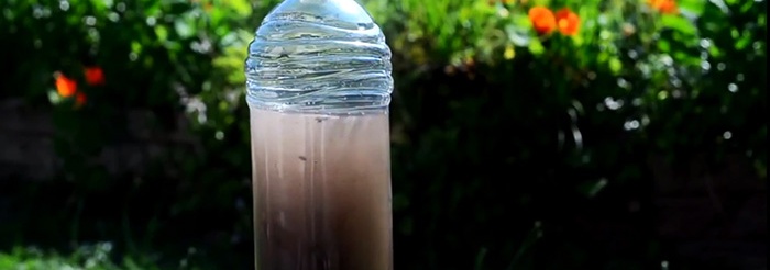 Kaip naudoti butelius drumstam vandeniui išvalyti iki skaidrumo