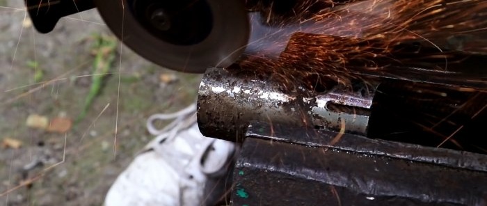 Acessório de perfuração feito de um moedor antigo para serrar madeira