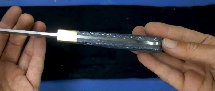 Hvordan lage et veldig kult knivskaft av plastavfall