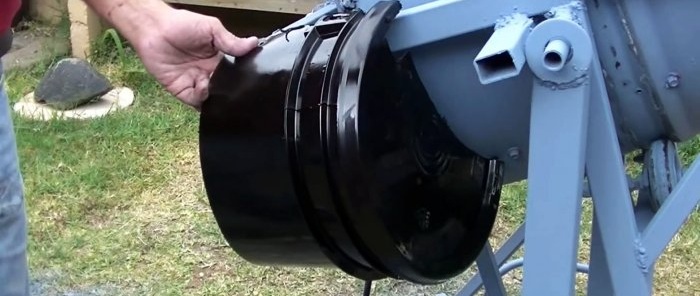 Comment fabriquer une bétonnière avec un mécanisme de pliage à partir d'un tonneau