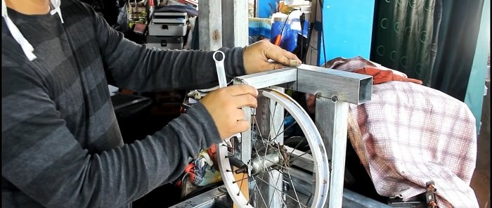 How to make a band saw from bicycle wheels