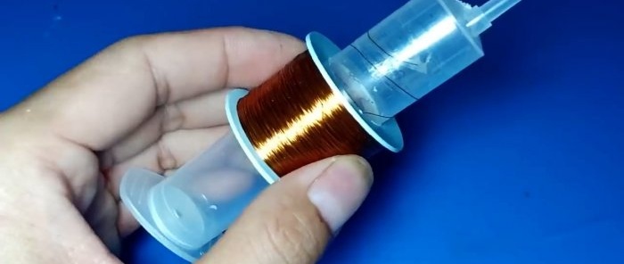 How to make a flashlight with a generator from a syringe