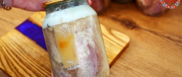 Снек за всички поводи Невероятно вкусна рецепта за консервирана свинска мас в саламура