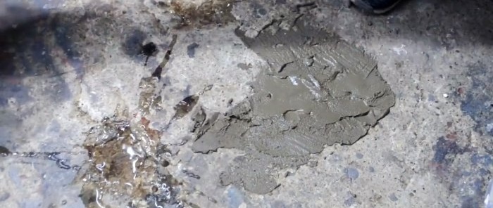 Come restaurare e verniciare un pavimento in cemento fatiscente