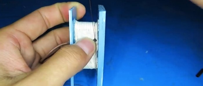Comment fabriquer un simple générateur 220V de vos propres mains