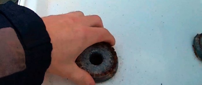 Koľko môžete zarobiť demontážou starého plynového sporáka na kovový šrot?