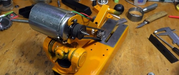 Kako napraviti niskonaponsku mini mašinu za rezanje od kardanskog križa