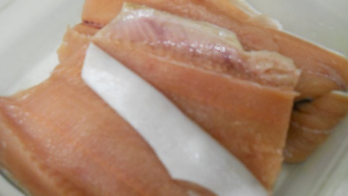 وصفة رائعة لسمك السلمون الوردي المخبوز