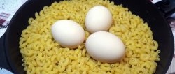 3 egg, pasta og 10 minutter til en solid middag