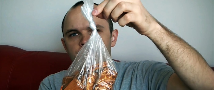 Sådan løser du hurtigt og nemt en knude på en plastikpose