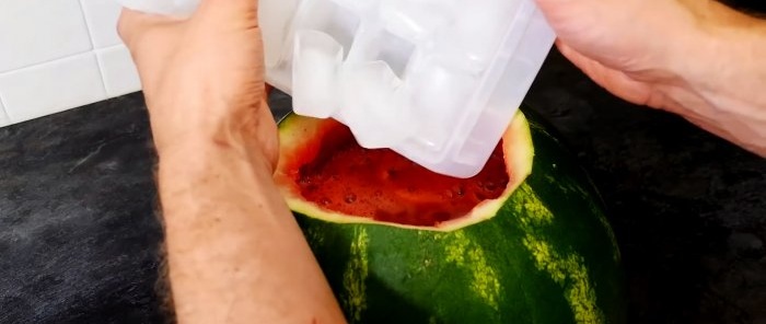 Ein erfrischender Wassermelonencocktail für die ganze Familie