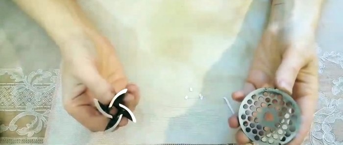 Най-простата техника за заточване на ножове за месомелачки до фабрична острота