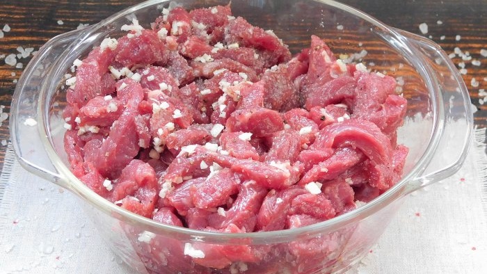 איך לבשל בשר חזיר טעים בבית
