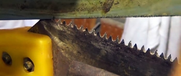 Cómo afilar simplemente una sierra para metales y colocar los dientes correctamente