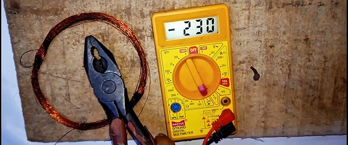 Comment fabriquer un détecteur de métaux à partir d'un multimètre en 5 minutes