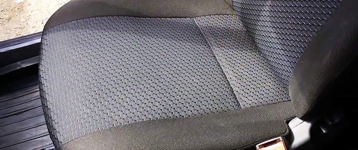 Cách làm sạch ghế ô tô bằng tay của chính bạn
