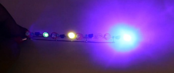 Paano gumawa ng isang simpleng magulong flasher para sa anumang bilang ng mga LED