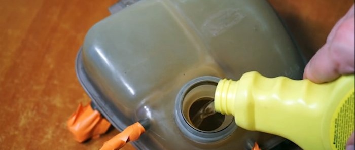 Comment nettoyer le réservoir d'une voiture pour qu'il ait l'air neuf